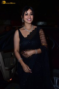 actress nivetha pethuraj sensuous looks in a black saree