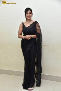 actress nivetha pethuraj sensuous looks in a black saree