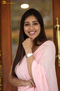 indian actress nivetha pethuraj in a pink salwar kameez dress