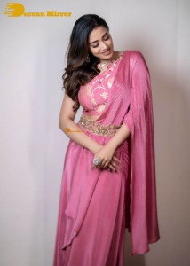 Actress Nivetha Pethuraj in a pink saree