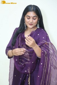 Nivetha-Thomas-24