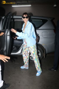 actress nora fatehi at mumbai airport