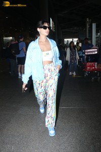 actress nora fatehi at mumbai airport