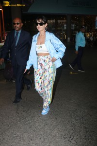 actress nora fatehi at mumbai airport