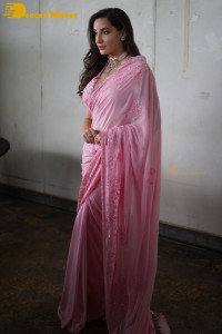 Nora Fatehi on the sets of Dance Deewane Juniors