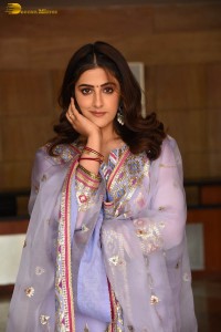 actress nupur sanon cute photoshoot