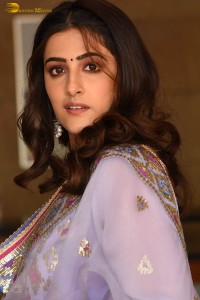 actress nupur sanon cute photoshoot