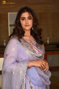 actress nupur sanon cute photoshoot