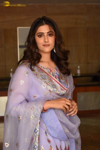 actress nupur sanon cute photoshoot