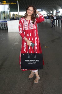 actress nupur sanon sweet looks in a red salwar dress