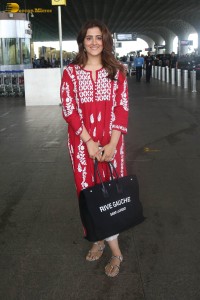 actress nupur sanon sweet looks in a red salwar dress