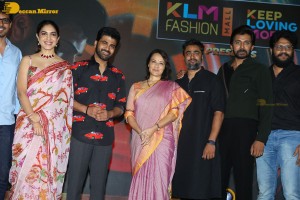 Oke Oka Jeevitham Pre-Release attended by Amala Akkineni, Sharwanand, Ritu Varma and others