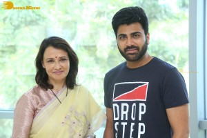 Oke Oka Jeevitham movie press meet attended by Sharwanand, Ritu Varma and Amala Akkineni