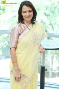 Oke Oka Jeevitham movie press meet attended by Sharwanand, Ritu Varma and Amala Akkineni