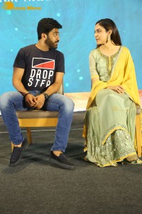 Oke Oka Jeevitham movie press meet attended by Sharwanand, Ritu Varma and Amala Akkineni