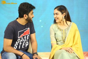 Oke Oka Jeevitham movie press meet attended by Sharwanand, Ritu Varma and Amala Akkineni