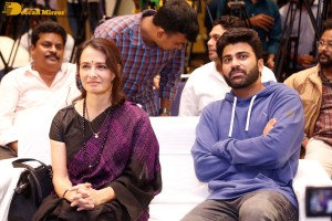 Success Meet of the film Oke Oka Jeevitham attended by Amala Akkineni, Sharwanand and Vennela Kishore