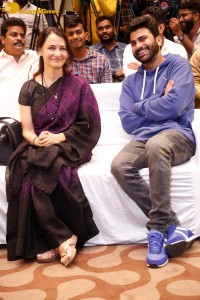 Success Meet of the film Oke Oka Jeevitham attended by Amala Akkineni, Sharwanand and Vennela Kishore