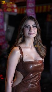 actress palak tiwari hot looks in a revealing dress