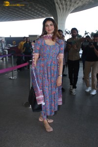 actress Palak Tiwari cute in a blue salwar