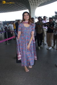 actress Palak Tiwari cute in a blue salwar