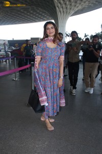 actress Palak Tiwari cute in a blue salwar