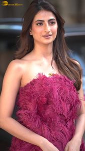 actress Palak Tiwari gorgeous in a pink dress