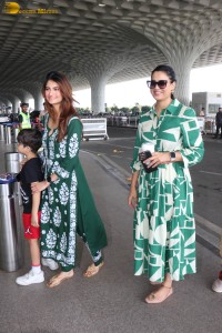 Mother and daughter Shweta and Palak Tiwari were spotted at Mumbai Airport on May 31, 2023
