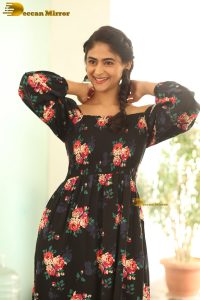 actress Pallak Lalwani beautiful in a shoulderless dress