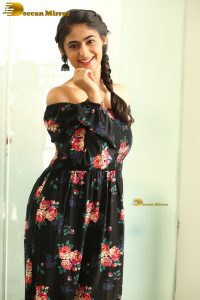 actress Pallak Lalwani beautiful in a shoulderless dress