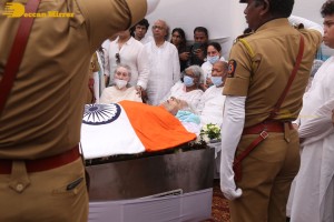 Santoor Legend Pandit Shivkumar last rites performed with full state honours