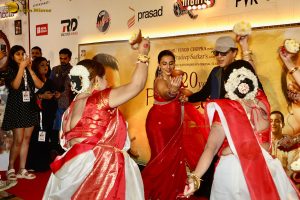 Parineeta Screening attended by Vidya Balan, Vidhu Vinod Chopra, Dia Mirza, Shreya Ghoshal, and Rekha