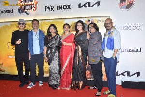 Parineeta Screening attended by Vidya Balan, Vidhu Vinod Chopra, Dia Mirza, Shreya Ghoshal, and Rekha