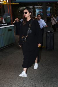 actress parineeti chopra cute in black dress spotted at airport
