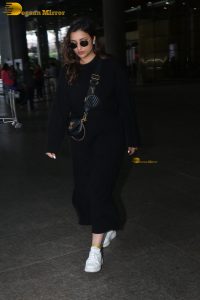 actress parineeti chopra cute in black dress spotted at airport