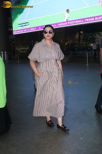 bollywood actress Parineeti Chopra stylish in glasses