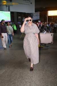 bollywood actress Parineeti Chopra stylish in glasses