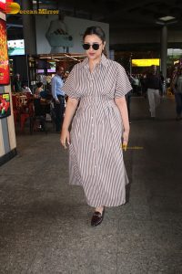 bollywood actress Parineeti Chopra stylish in glasses