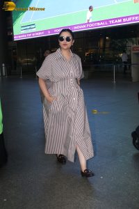 bollywood actress Parineeti Chopra stylish in glasses