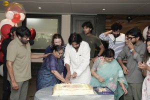 Janasena Chief Pawan Kalyan meets Chiranjeevi and Family after Election Victory