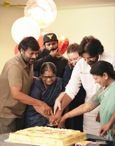 Janasena Chief Pawan Kalyan meets Chiranjeevi and Family after Election Victory