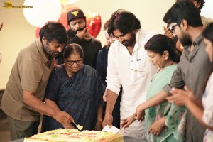 Janasena Chief Pawan Kalyan meets Chiranjeevi and Family after Election Victory