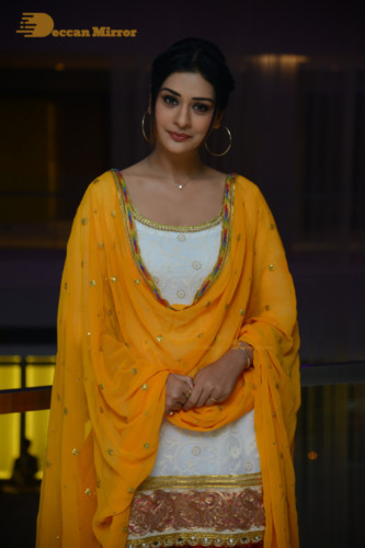 Payal Rajput (338)
