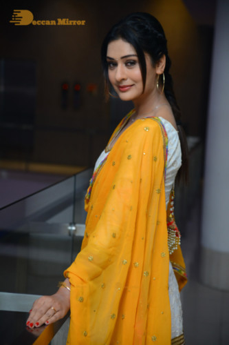 Payal Rajput (372)