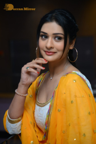 Payal Rajput (374)