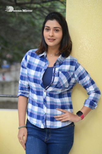 Telugu Actress Payal Rajput Picture photoshoot in a shirt and jeans