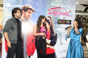 Roshan and Sreeleela of Pelli Sandadi movie at KLM Shopping Mall