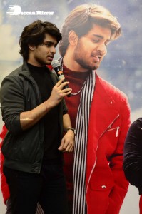 Roshan and Sreeleela of Pelli Sandadi movie at KLM Shopping Mall