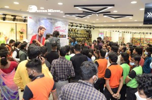 Roshan and Sreeleela of Pelli Sandadi movie at KLM Shopping Mall