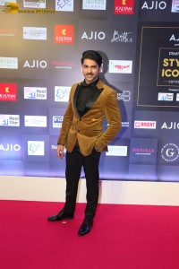 Pinkvilla Style Icons Awards attended by Kiara Advani, Shriya Saran, Disha Patani, Sunny Leone, Ananya Panday, Amyra Dastur, and others